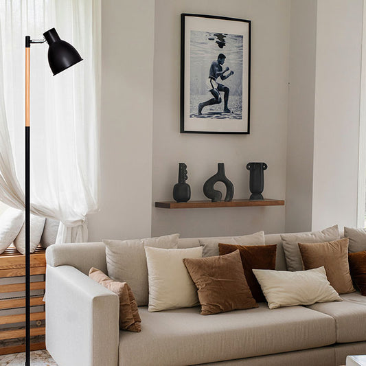 CANDEEIRO DE CHÃO DELZA PRETO/MADEIRA NATURAL