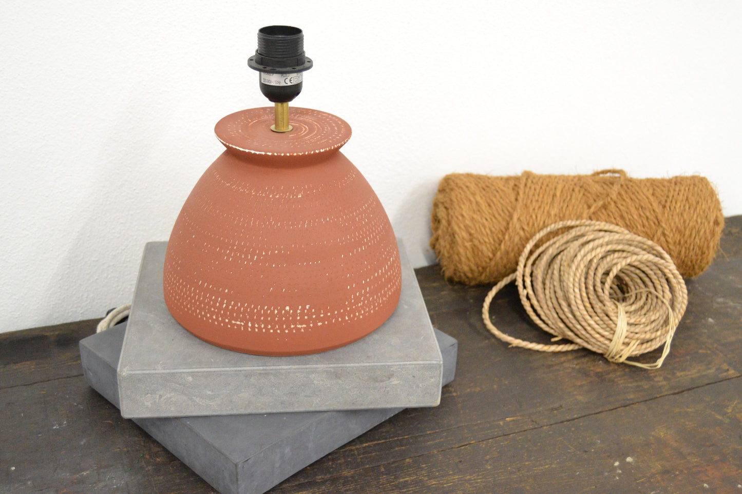 CANDEEIRO DE MESA TERRACOTA